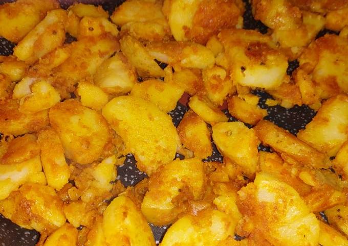 Crispy fried potatoes