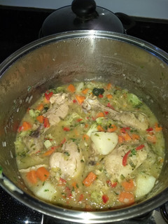Una foto de Sudado de pollo y verduras al naranja