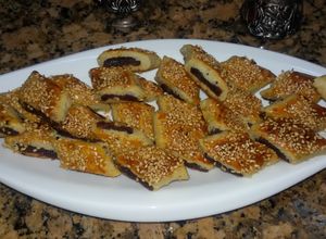 صورة لوصفة طريقة عمل مقروطة بالعجوة