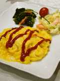 Fluffy and Creamy Omurice (Japanese Omelet Rice)