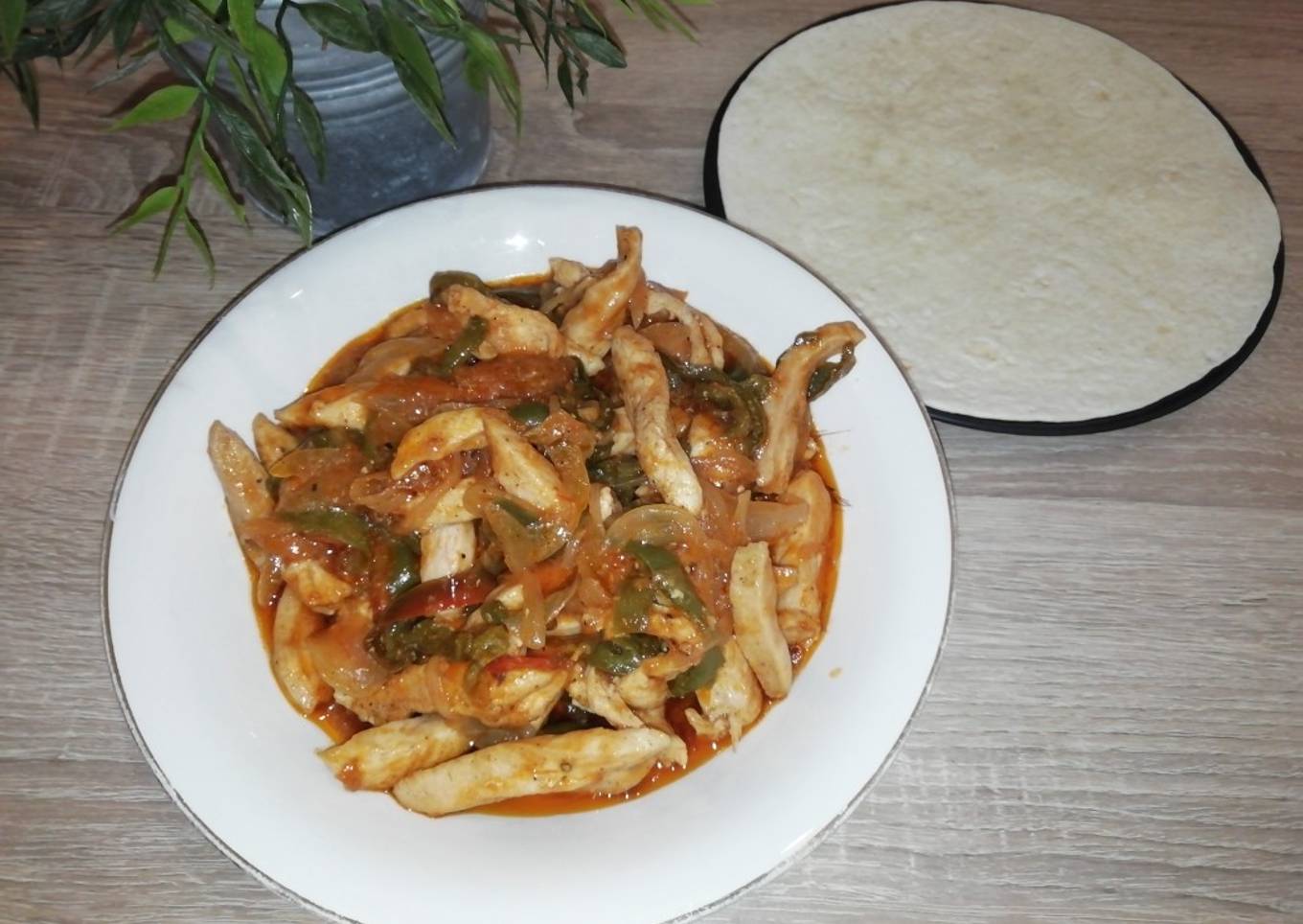 Fajitas de pollo con garam masala