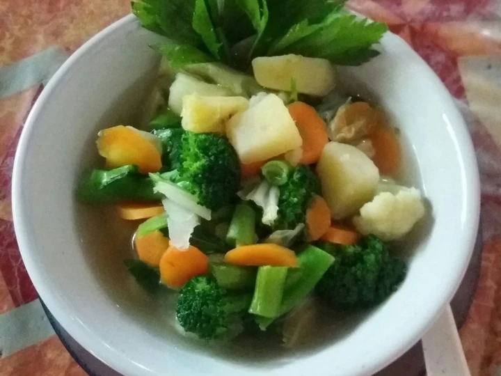 Langkah Gampang Membikin Resep Sop Warna Warni Ala Mama Pooh yang Sempurna Anti Ribet, Uenak Banget