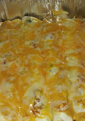 A picture of Salsa Verde Chicken Enchiladas.