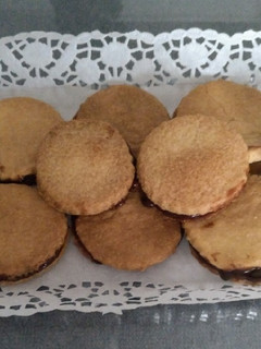 Una foto de Galletas rellenas de chocolate