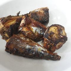 A picture of Fried fish.
