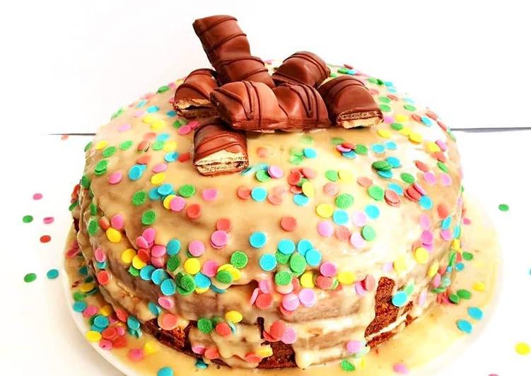 Step-by-Step Guide to Prepare Fatto in casa Torta carnevalesca con crema al limone e glassa al limone