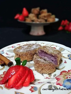 Una foto de Torrijas de vino tinto