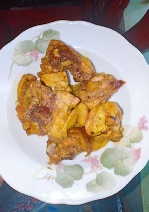 Hình của món 35k Đùi gà kho sả ớt sinh viên.