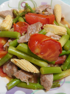 番茄蘆筍炒肉絲 的食譜成品照片