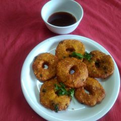 A picture of Red punpkin vadas.