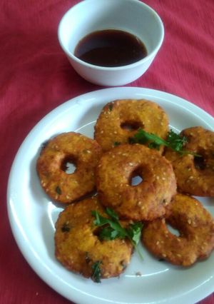A picture of Red punpkin vadas.