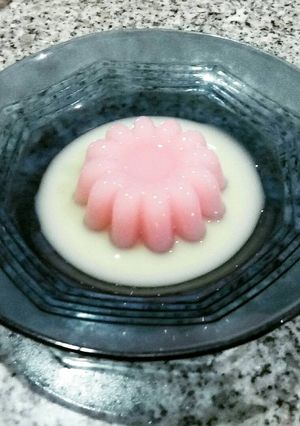 Foto resep Jelly Strawberry with Yakult Sauce