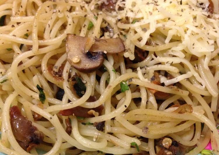 Spaghetti Aglio Olio Seafood