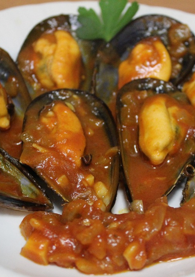 Una foto de Mejillones Red Hot Chili Peppers (en salsa picante)