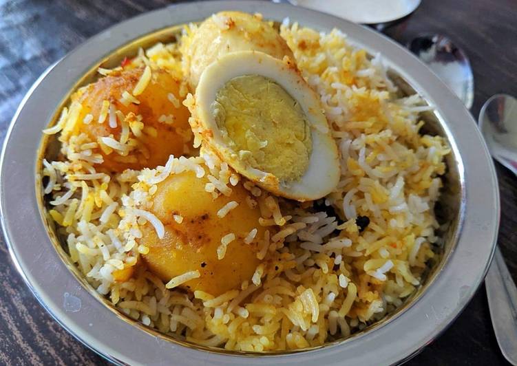 Recipe of Favorite Kolkata style egg biryani