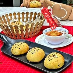 A picture of Stuffed Buns.