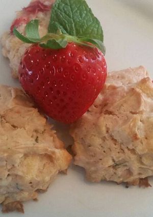 A picture of Strawberry-Mint Cream Cheese Cookies.