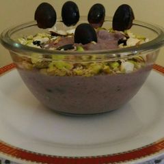 A picture of Vegan Black Currant Oats Porridge.