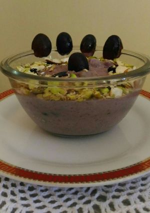 A picture of Vegan Black Currant Oats Porridge.