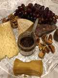 Charcuterie board (Πλατώ τυριών και αλλαντικών)
