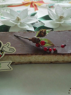 Una foto de Turrón de arroz con leche y galletas napolitanas