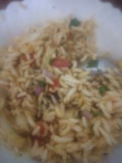 चटपटी भेल (chatpati bhel recipe in Hindi) रेसिपी मुख्य फोटो