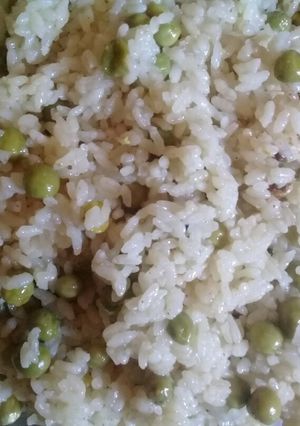 صورة لوصفة رز وبازيلا سريعه وطيبه 😋