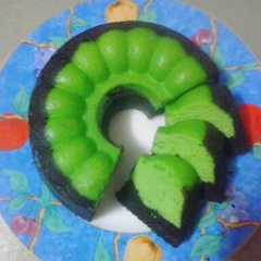 รูปของ Bolu Pandan ketan hitam uenaakkk
