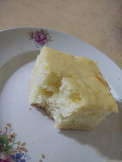 Una foto de Torta húmeda de limón