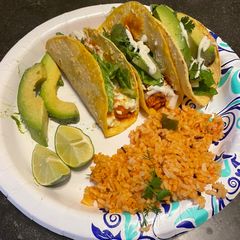 A picture of Chicken Tinga tacos.