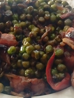 Una foto de Guisantes salteados con chistorra