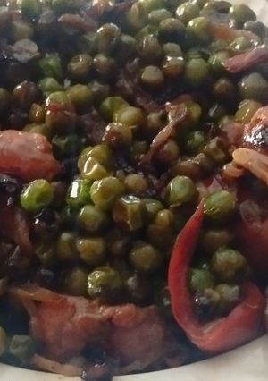 Una foto de Guisantes salteados con chistorra