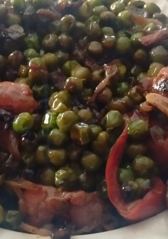 Una foto de Guisantes salteados con chistorra