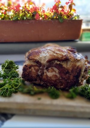 Una foto de Lomo de cerdo relleno de bacon y ciruelas