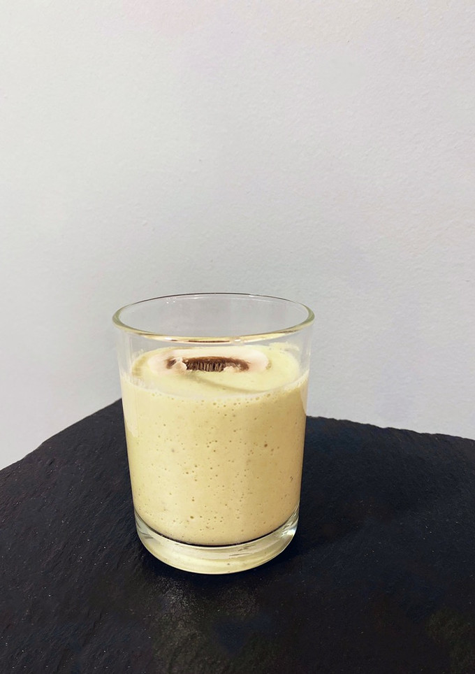 Una foto de Crema de Champiñones y Aguacate 🥑🍄