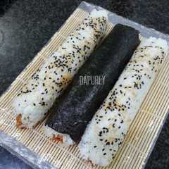 รูปของ Spicy Tuna Sushi Roll