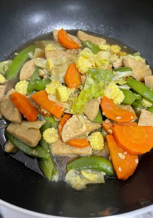 รูปของ ผัดผักรวมมิตรใส่หมูยอ