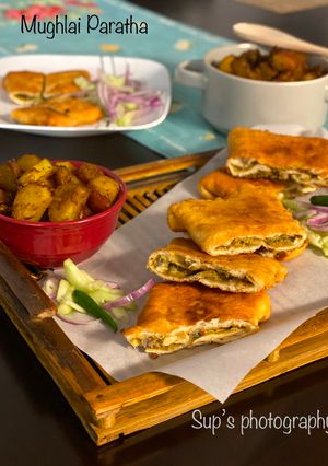 A picture of Mughlai Paratha.