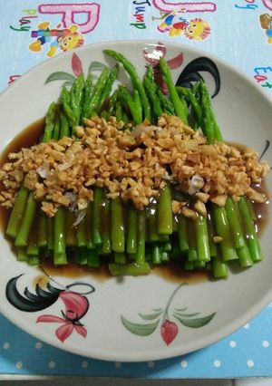 รูปของ หน่อไม้ฝรั่งราดซอสน้ำมันหอย
