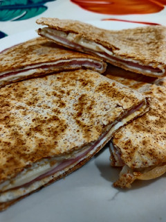 Una foto de Quesadillas de jamón cocido