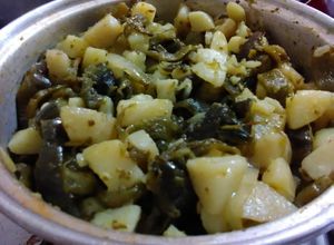 Una foto de Rajas con papas