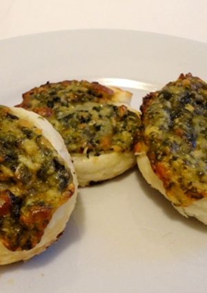 A picture of Spinach Cheese Swirls.