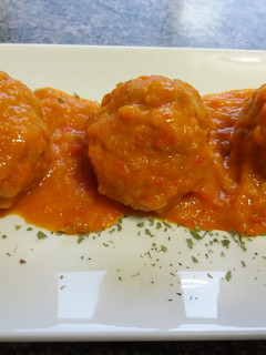 Una foto de Albóndigas en salsa bárbara