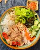 Bún trộn thịt heo
