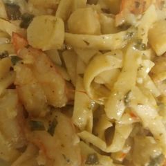 A picture of Shrimp/Scallop scampi with linguine.