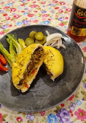عکسی از دستور پخت همبرگر داخل نان
