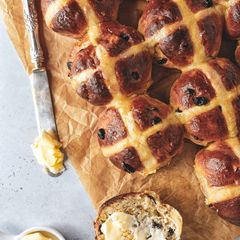 A picture of Rum & Raisin Hot Cross Buns.