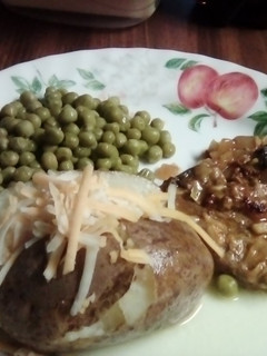 A picture of Steak 🥩 dinner.