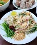 Phở khô xào hải sản