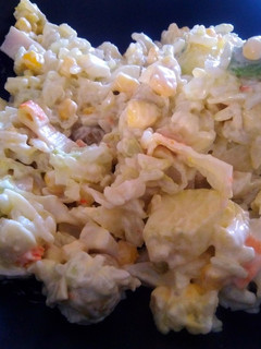 Una foto de Ensalada de arroz y manzana